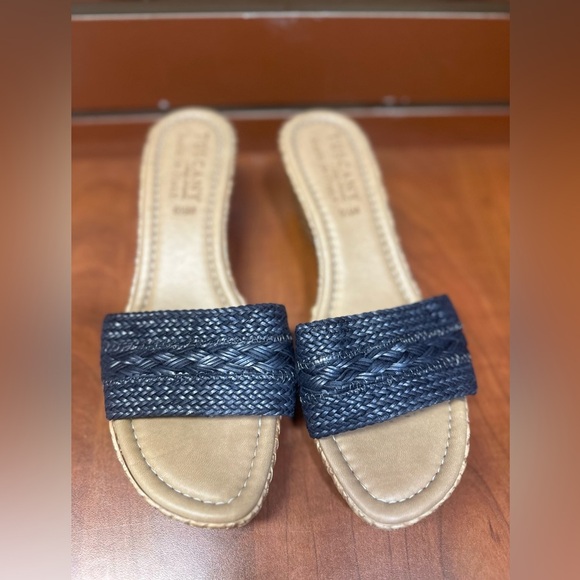 TUSCANY ITALY
Black Woven Sandals for Women - Picture 5 of 9